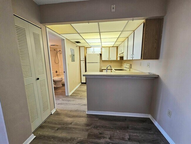 Foto del edificio - 21405 Olean Blvd