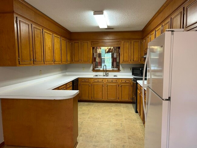 Building Photo - 20 Amos Ct