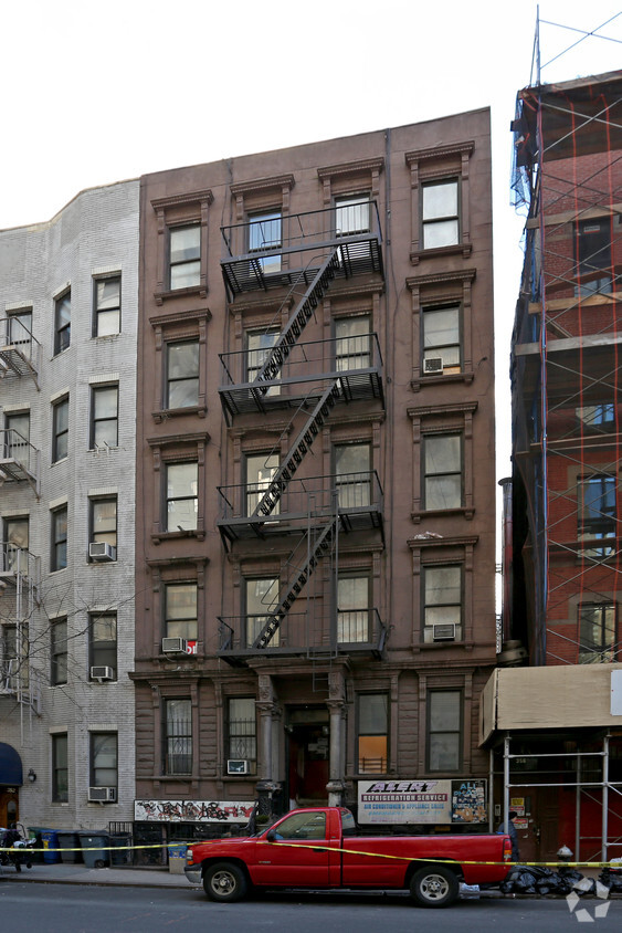 Building Photo - 354 W 56th St