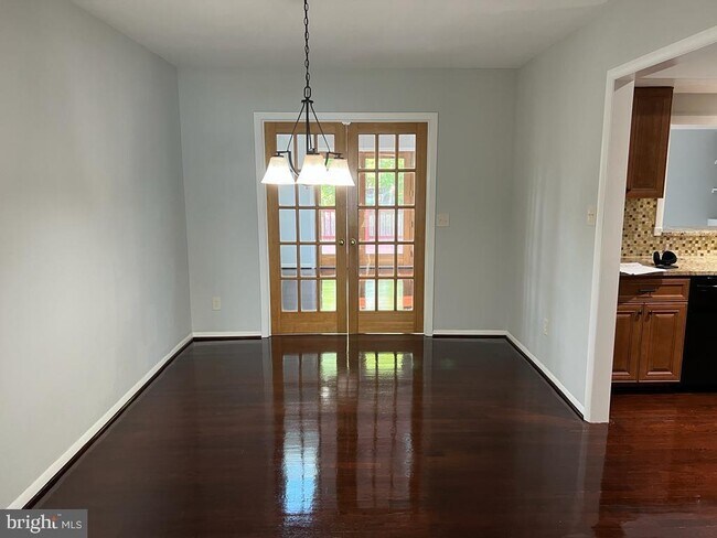 Building Photo - 2415 Cavendish Dr