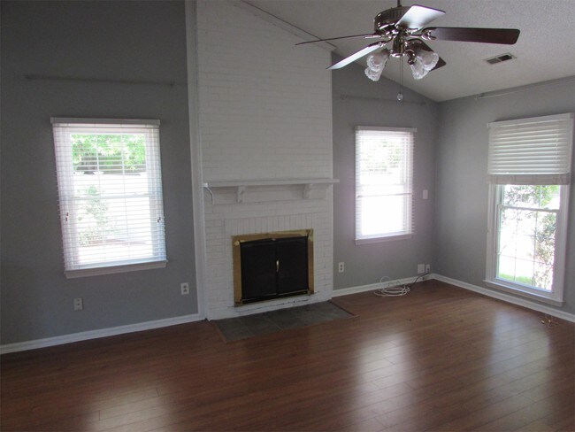 Building Photo - 2538 Dalston Ln