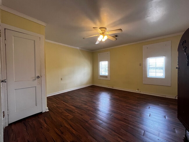 Foto del edificio - 305 Lawrence St