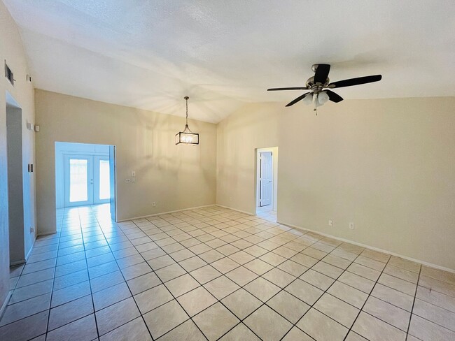 Building Photo - Available NOW! Charming 3-Bedroom Home in ...