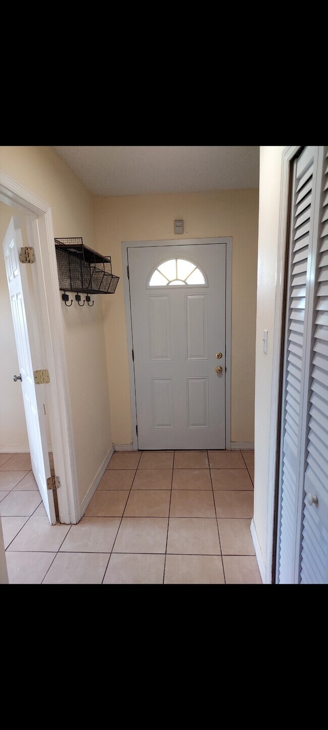 Photo - 409 E Cherry St House