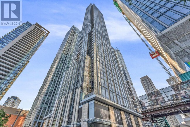Building Photo - 11 Yorkville Ave