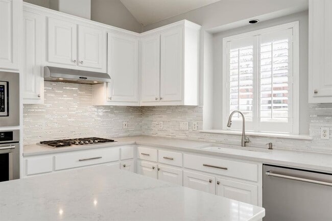 Building Photo - 2916 Alsatia Dr