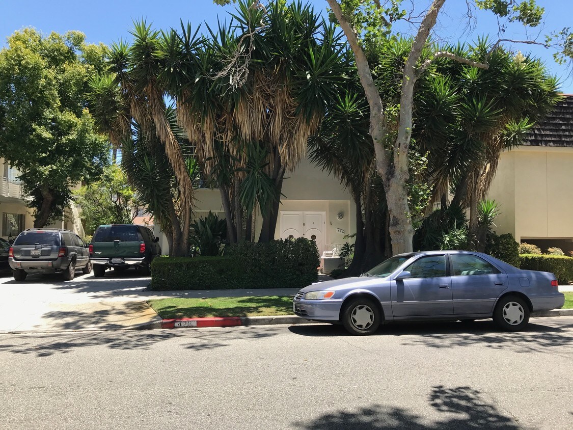 Street View - 426 S Maple Dr