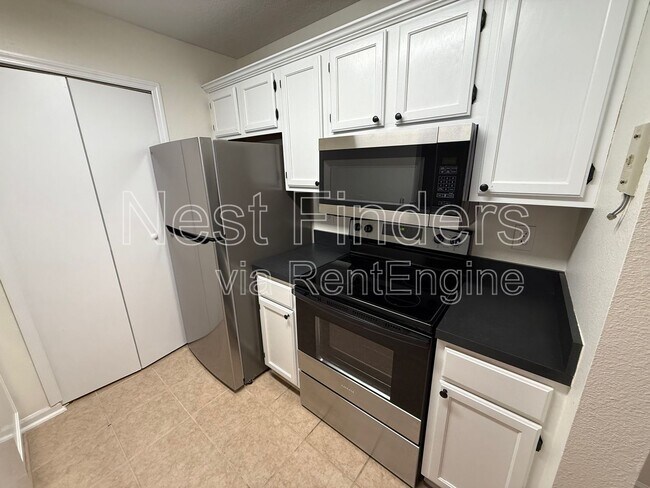 Foto del edificio - 7701 Timberlin Park Blvd
