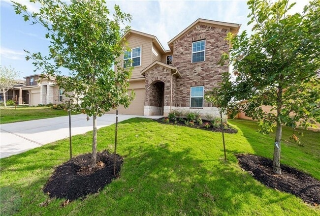 Foto del edificio - 7217 Branrust Dr