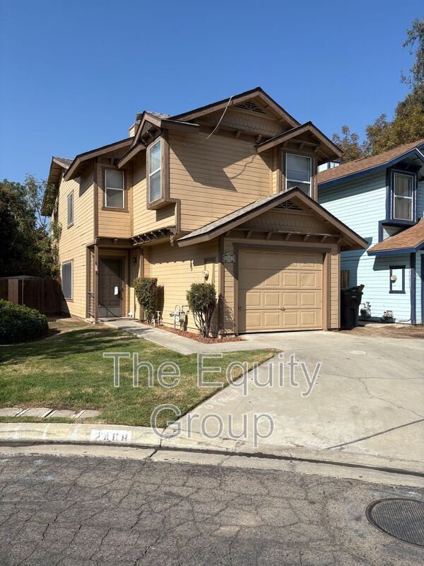 Building Photo - 2408 W Packwood Dr
