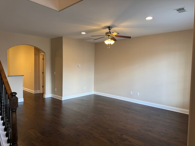 Building Photo - 3 BR Bellevue Townhome in Harpeth Park