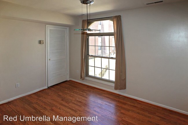 Foto del edificio - 3322 Woodburn Village Dr