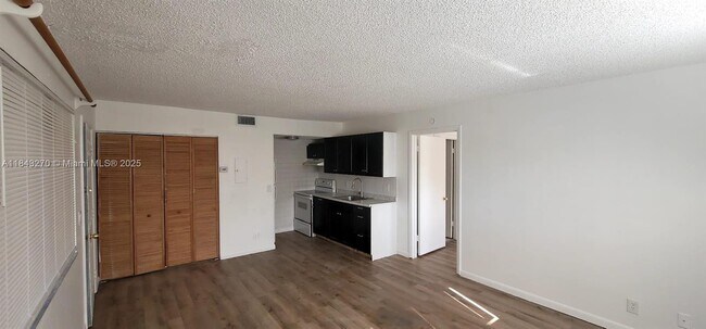 Foto del edificio - 2050 NW 43 Terrace