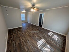Building Photo - 2702 Swantner St