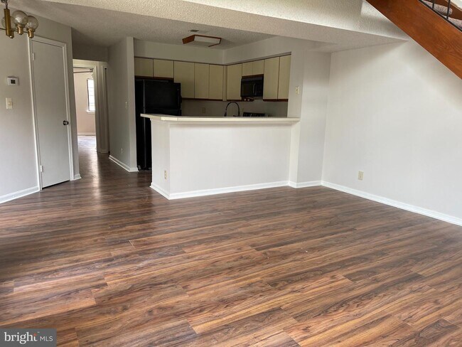 Building Photo - 6007 Curtier Dr