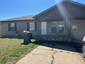 Building Photo - 2136 NW Ozmun Ave