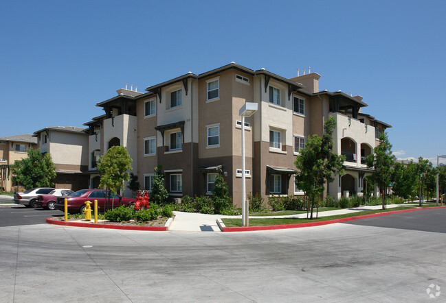Building Photo - Via Roble Apartments
