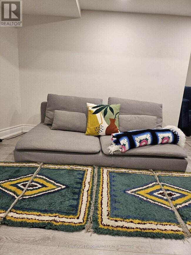 Photo du bâtiment - 333 Paliser Crescent S