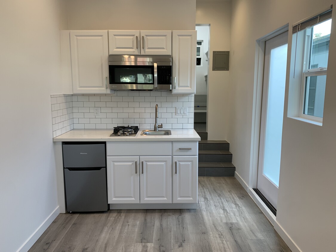 Foto principal - 12916 Venice Blvd