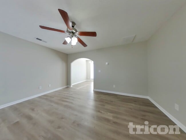 Building Photo - 1301 Rainglen Cove