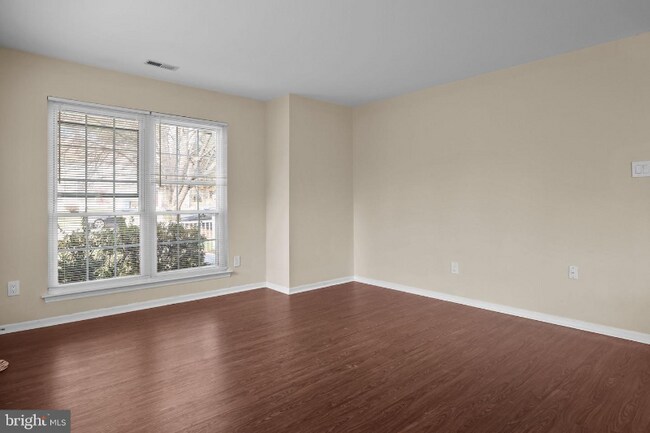 Building Photo - 603 S Dove Rd