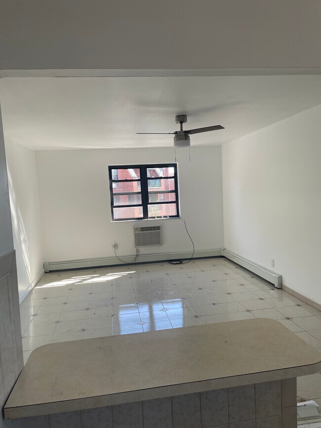 Foto del edificio - 2129 Menahan St