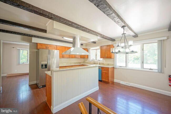 Foto del edificio - 701 Crestbrook Ave