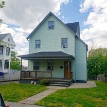 Building Photo - 166 Carmita Ave
