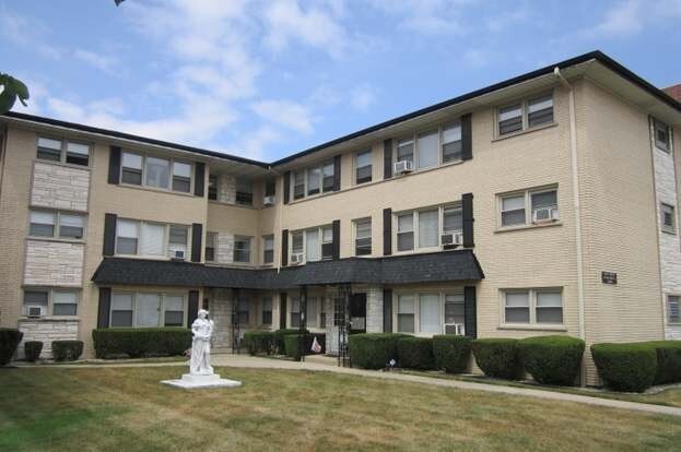 Building Photo - 6646 N Harlem Ave