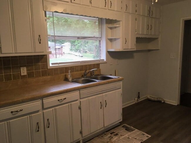 Foto del edificio - 2335 Scotty Cir