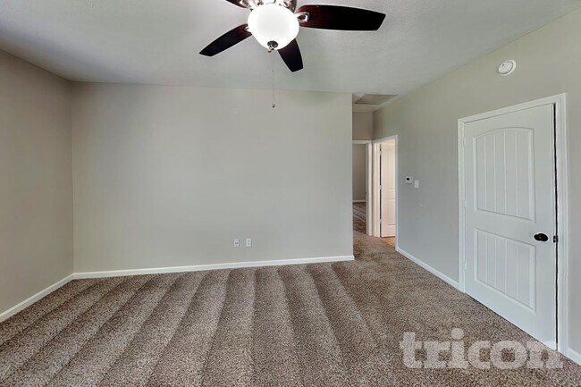 Building Photo - 303 Gale Ct