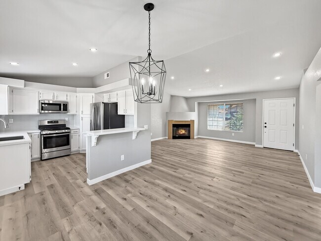 Foto del edificio - 69736 Cypress Rd