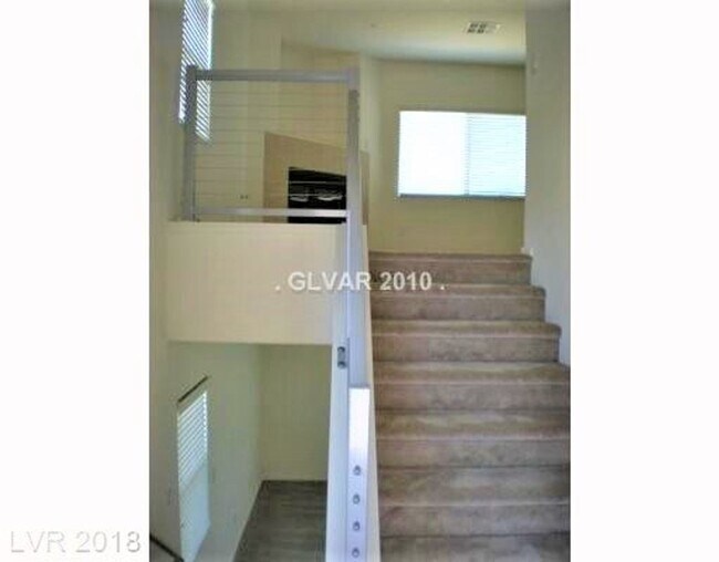 Foto del edificio - 3bd 3bth in gated community
