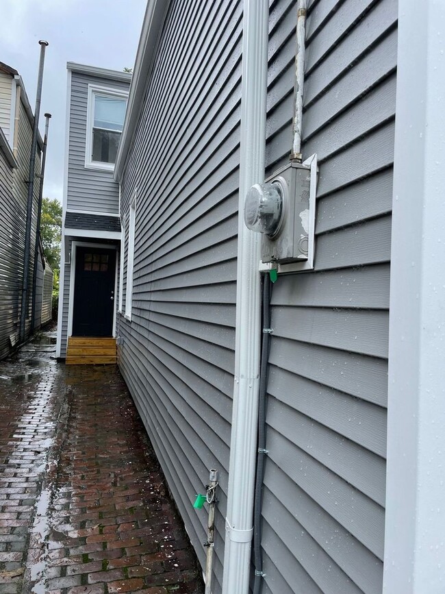 Photo - Beautifully  Renovated 2 bed 2 bath Home in Shelby Park!