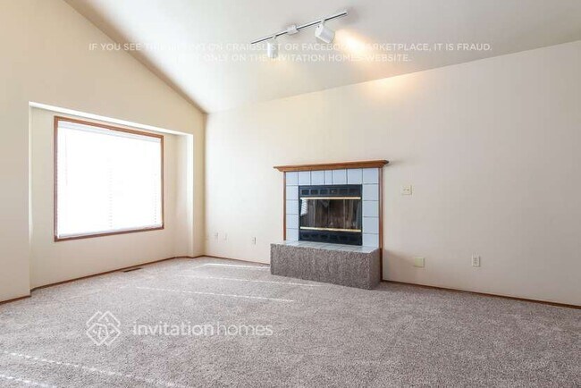 Foto del edificio - 5628 Hazel Loop SE