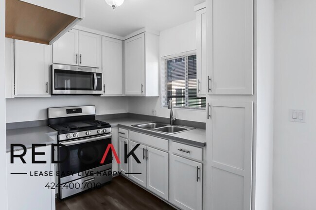 Building Photo - One Bedroom With, Stainless Steel Applianc...