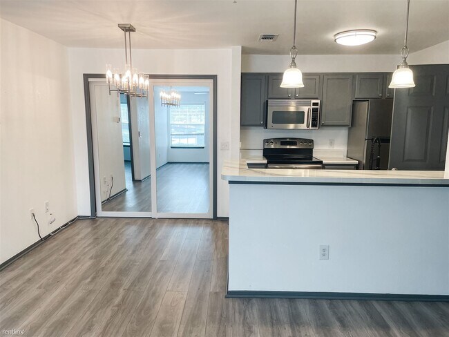Foto del edificio - 2 br, 2 bath Condo - 4850 51st Street West...