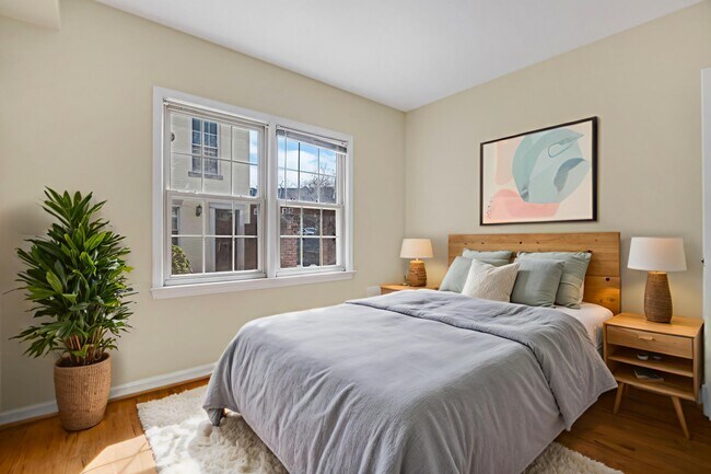 Foto del edificio - 4450 MacArthur Blvd NW