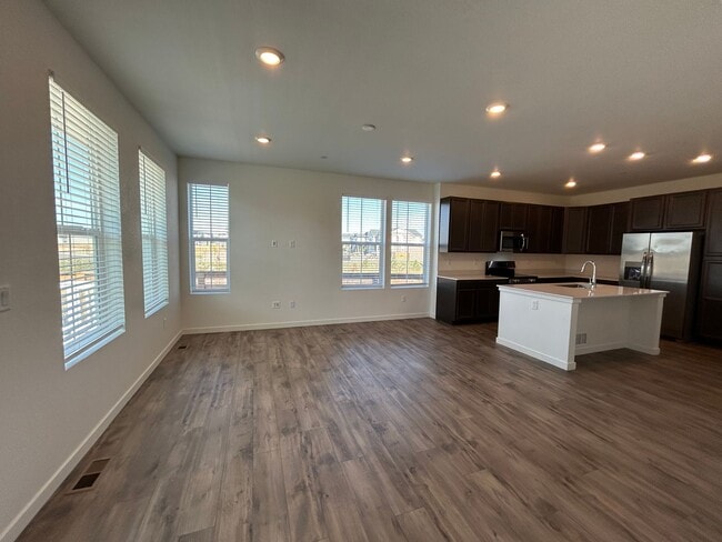 Building Photo - Beautiful New Build in the Heart of Timnat...