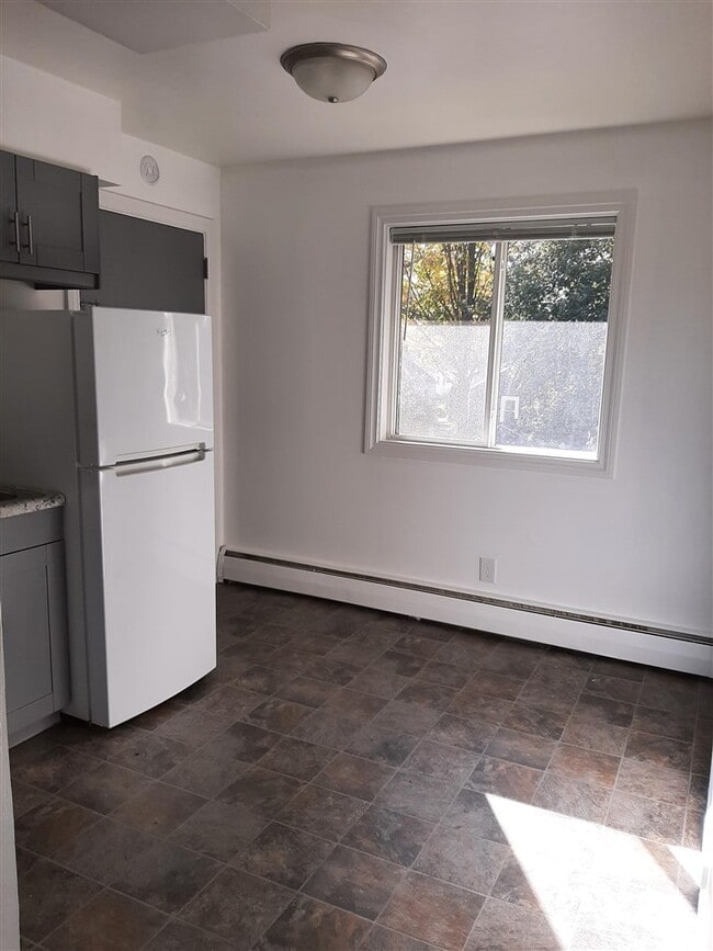 Building Photo - 2725 Weiss St
