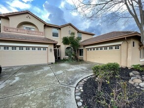 Building Photo - 429 Fuente Pl