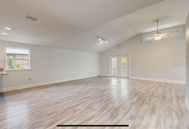 Building Photo - 3 br, 2.5 bath House - 3526 Overlook Drive...