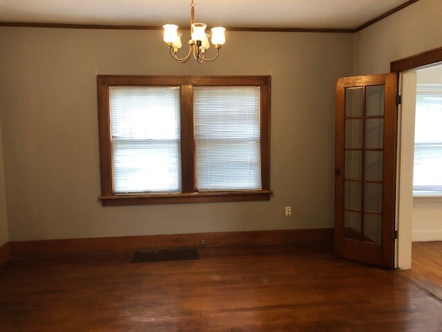 Foto del edificio - 302 Melrose Ct