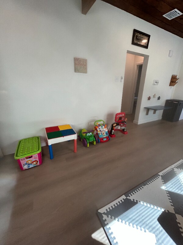 Foto del edificio - 3224 W Houston St