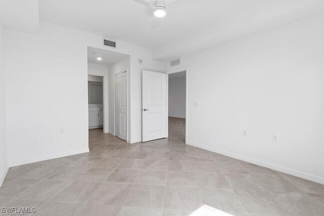 Foto del edificio - 5651 Double Eagle Cir