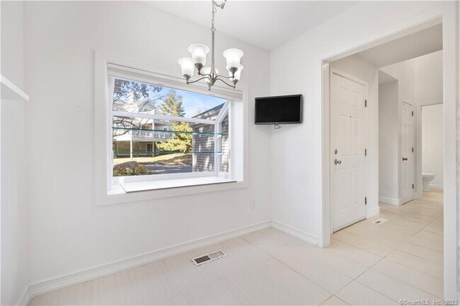Building Photo - 233 Mansfield Grove Rd