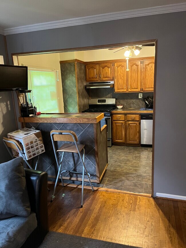 Building Photo - 7423 Walker Mill Dr