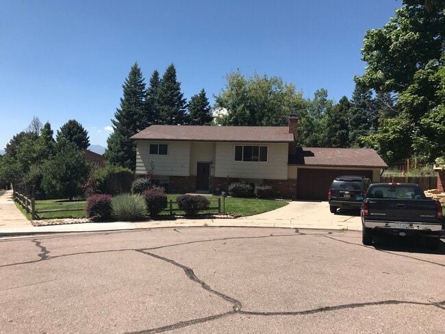 Building Photo - 5280 Flintridge Dr