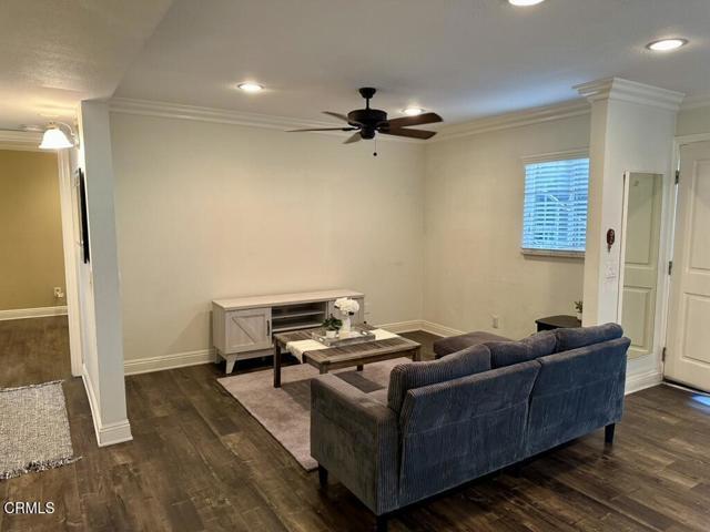 Foto del edificio - 355 N Maple St