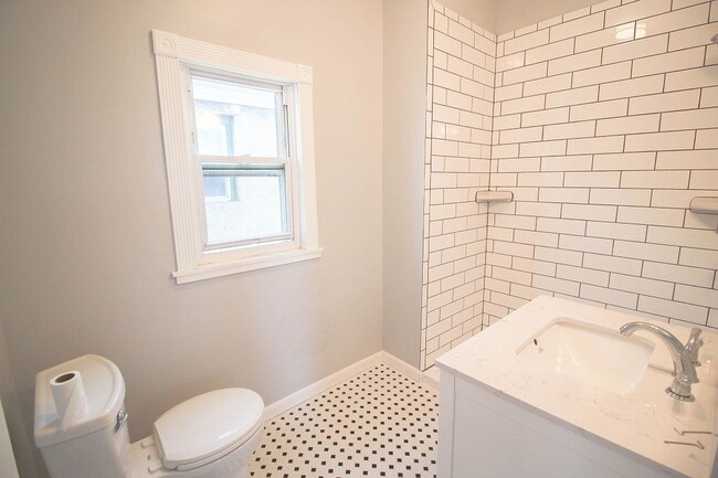 Bathroom - 29 E Clifton Ave